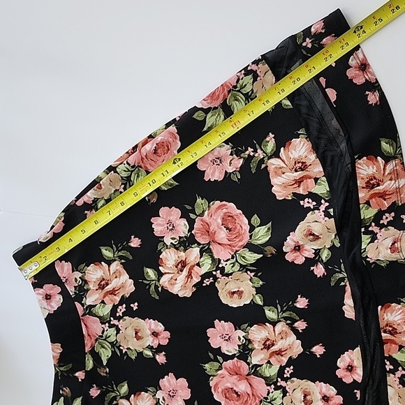 ⭐️3/ $30⭐️ Studio Skirt A-Line Black Pink Floral Inset Mesh Hem Lightweight Sz S - Picture 15 of 15